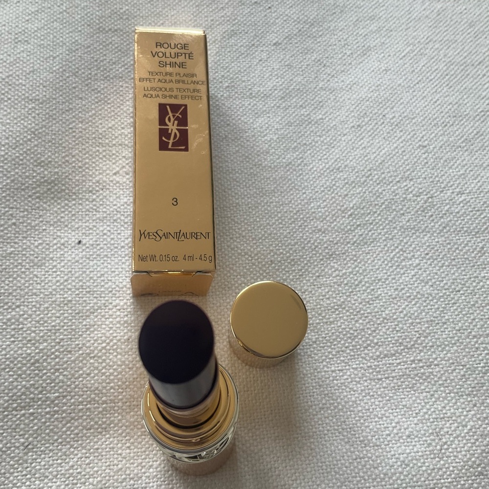 YSL Rouge Volupte Shine Violet Incognito #3.
Full Size. 
Very Rare.
New In Box.